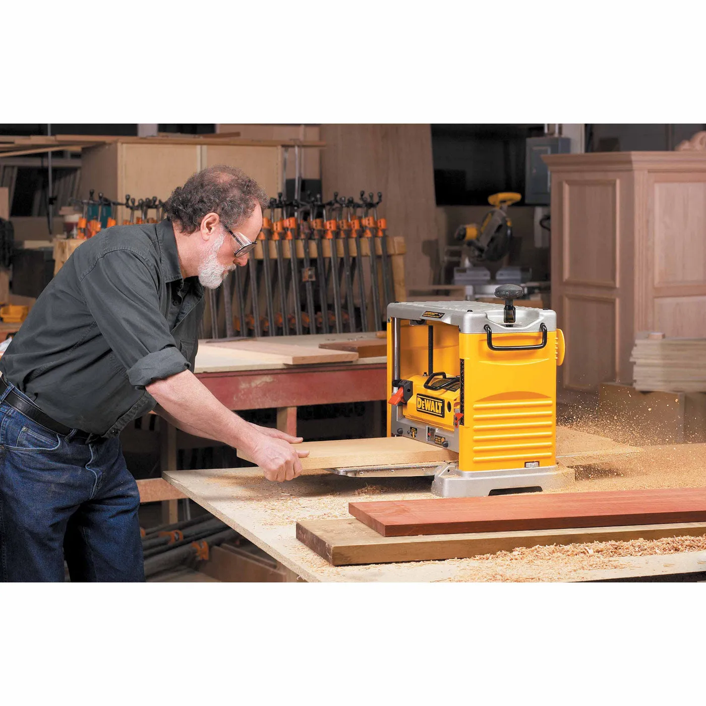 DeWalt DW734 Heavy-Duty 12-1/2" Thickness Planer with Three Knife Cutter-Head