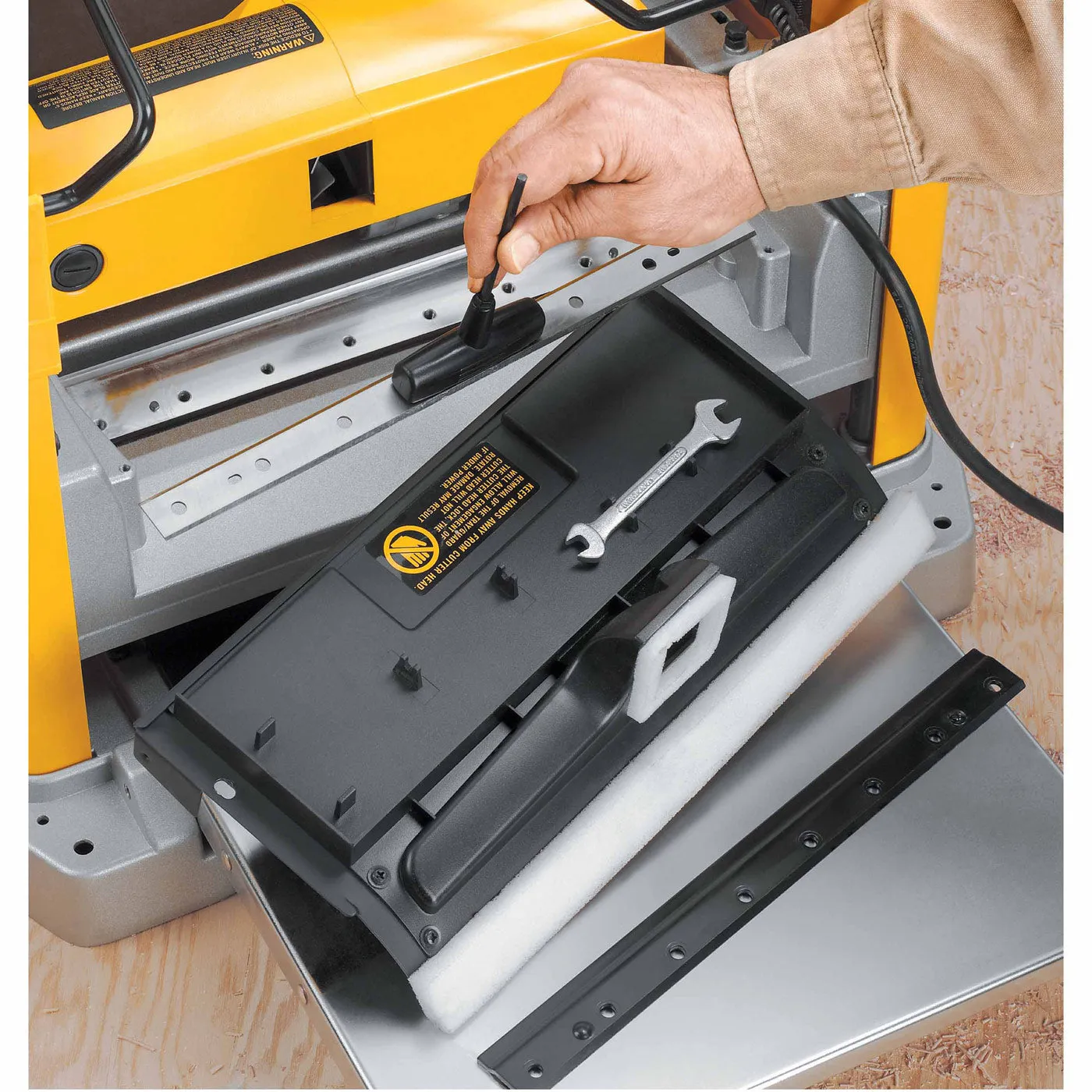 DeWalt DW734 Heavy-Duty 12-1/2" Thickness Planer with Three Knife Cutter-Head